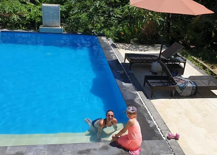 Kembar * Uluwatu